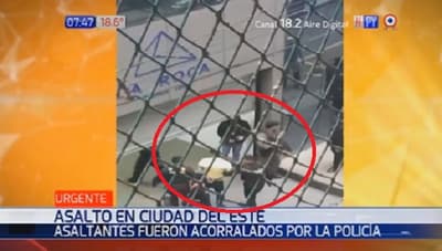 Delincuentes se atrincheran en edificio de CDE