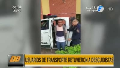 Pasajeros retienen a pareja sospechosa de hurtar en bus