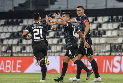 Libertad golea tras susto inicial