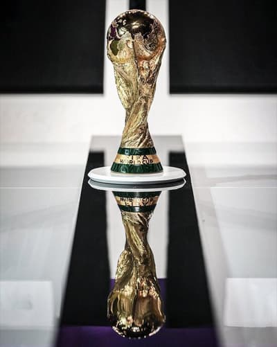 Un poderoso y millonario candidato a organizar el mundial 2030 se baja de la lucha