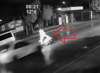 Motociclista sufre dos accidentes con diferencia de segundos 