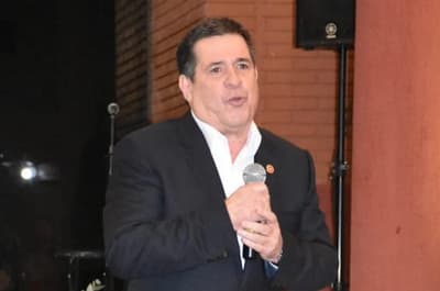 Cartes dice que ser titular de la ANR es como ostentar la Presidencia de la República 