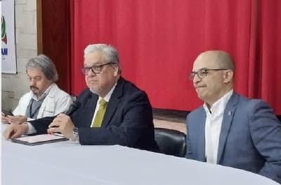 Futuro Ministro de Salud presenta a dos de sus Viceministros
