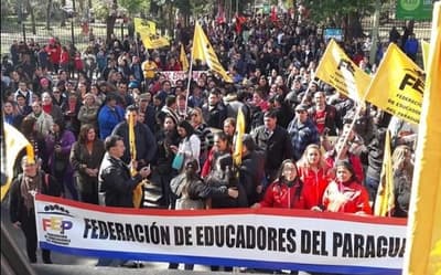 Docentes anuncian la suspensión de clases para movilizarse