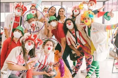 “Payasonrisas”: voluntarios que siembran alegría en niños internados en hospitales