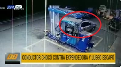 Conductor choca y provoca pérdida de 600 litros de combustible