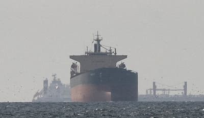 Irán endurece control del estrecho de Ormuz y limita tránsito marítimo