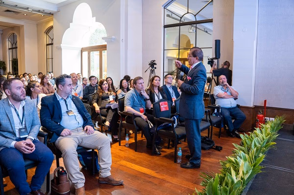 Jornada científica fortalece respuesta a emergencias obstétricas