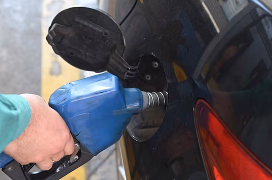 ¡Otra vez! Combustibles suben desde hoy: Conocé los nuevos precios