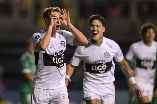Olimpia venció a Audax Italiano y lidera Grupo G
