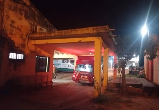 Sin chofer de ambulancia, bomberos trasladan a paciente con ACV