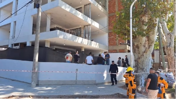 Hallan a paraguayo muerto dentro de una pared en Argentina