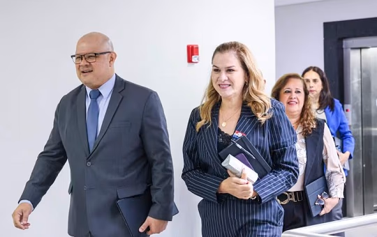 MEF y Salud pagarán USD 180 millones a farmacéuticas