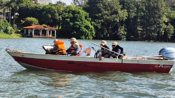 Investigan presunta contaminación del lago Acaray