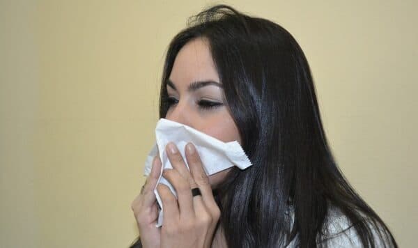 Rinitis, asma y polución: cómo la contaminación afecta la salud respiratoria