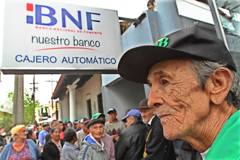 IPS bloquea pensiones: 300 jubilados deben confirmar supervivencia