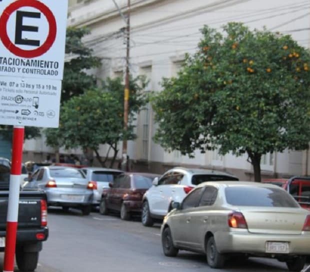 Piden postergar multas por 15 días en estacionamiento tarifado