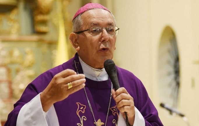 Monseñor Valenzuela revela que Peña ignoró su ruego por funeral del Papa