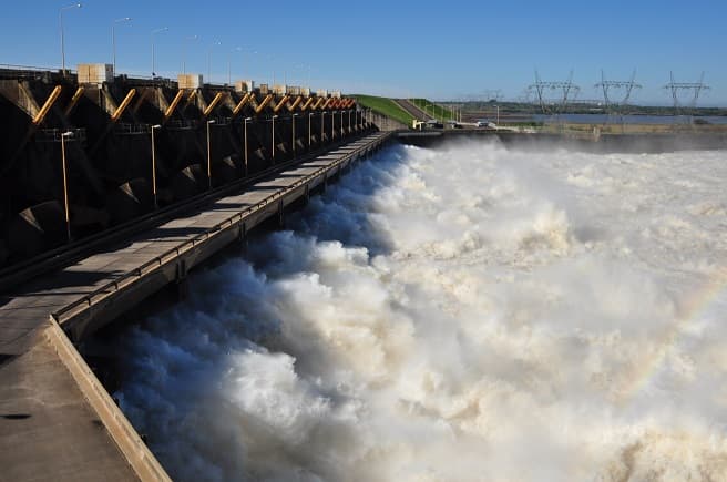 Yacyretá en alerta: Lluvias extremas amenazan el Río Paraná