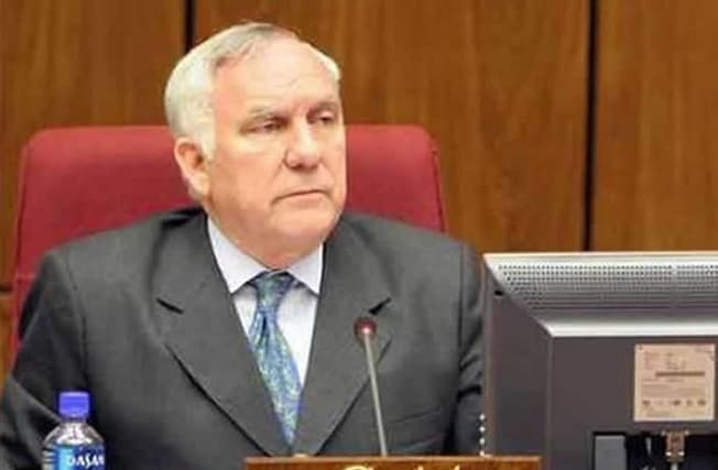 Exsenador liberal cuestiona a colegas afines al oficialismo