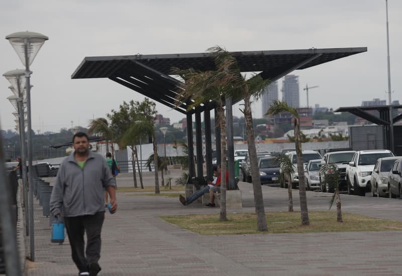 Viernes caluroso y húmedo con probabilidad de lluvias