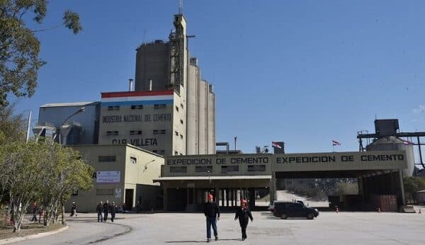 Santiago Peña anuncia reducción en el precio del cemento de INC