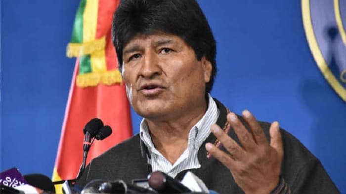 Atacan vehículo de Evo Morales en Bolivia: 18 disparos recibidos