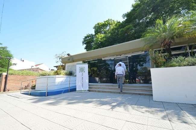 Yacyretá: 250 tercerizados en riesgo mientras planilleros siguen