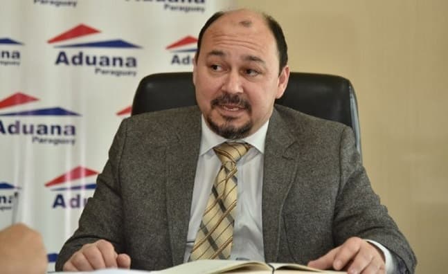 Diputados aprueba interpelación a titular de Aduanas