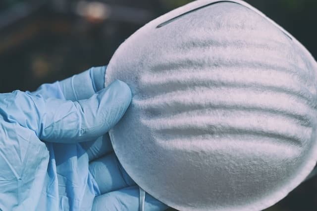 Salud reporta dos fallecidos y 102 positivos