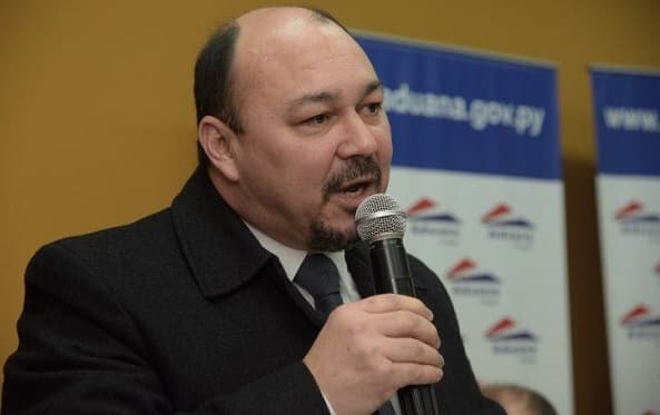 Director de Aduanas denuncia al senador Arévalo por tráfico de influencias