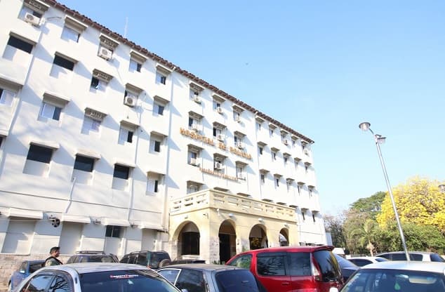 Agentes del Grupo Lince heridos en choque con bus en Asunción