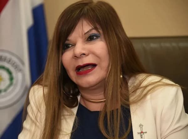 Directora afirma que fue mal informada tras ser desmentida por Tito