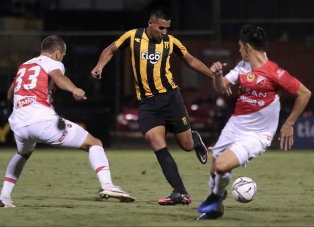 Dos partidos en simultáneo para definir el descenso