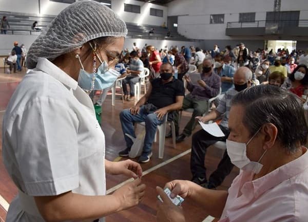 Diputados sancionan ley que obliga a dar a conocer stock de vacunas