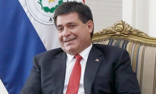 Ejecutivo eleva impuesto al principal negocio de Cartes