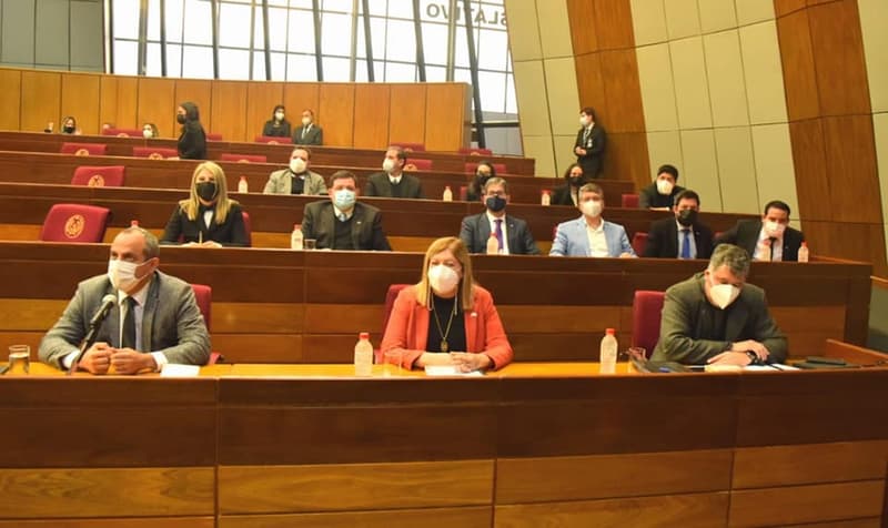 Contraloría informa al Congreso sobre deuda “ilegal” de Itaipu