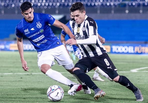 Libertad no puede con Sol en el Defensores