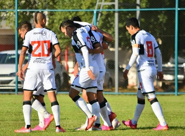 Olimpia aplica paliza y avanza en Copa Paraguay