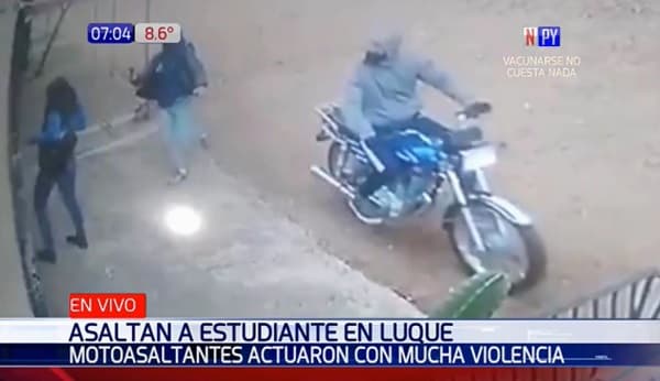 Motochorros asaltan a estudiante en Luque