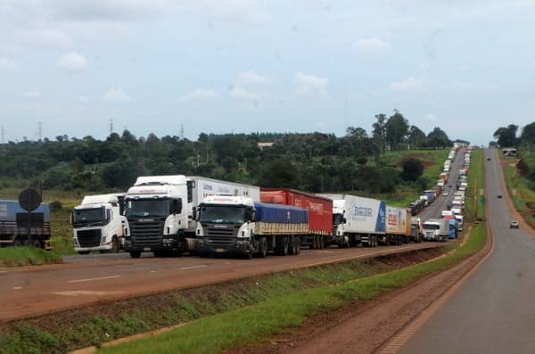 Gremios rechazan “injerencia política” en protesta de camioneros