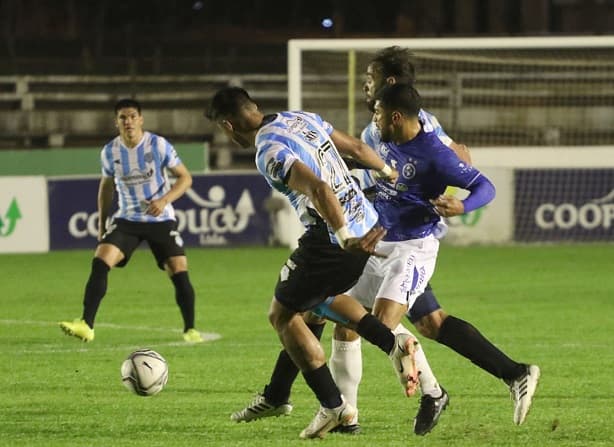 Guaireña y Sol de América igualan en Villarrica