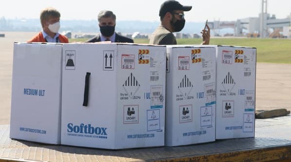 Llegan al país 18.720 vacunas Pfizer compradas por el Gobierno