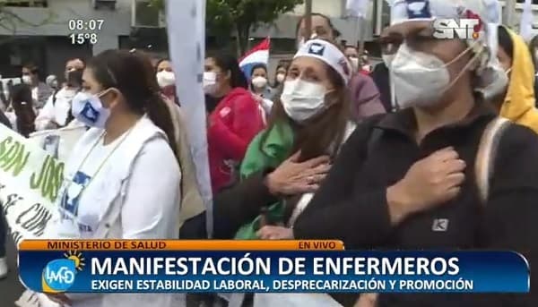 Enfermeros exigen nombramientos e indemnización en manifestación