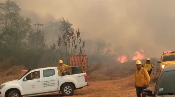 Denuncian que personas ligadas al narcotráfico reavivan el fuego en el Parque Cerro Corá