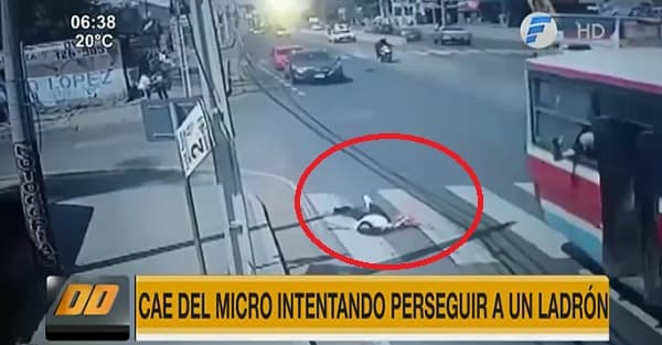 Víctima de despojo cae de bus al tratar de perseguir a asaltante