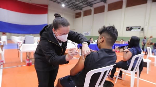 Desde el lunes arranca la vacunación de personas de 18 y 19 años