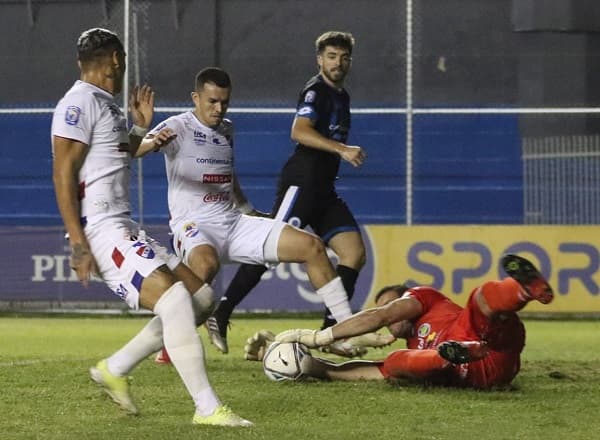 Nacional y 12 de Octubre sellan igualdad