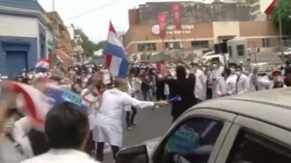 Médicos no llegan a acuerdo con el Gobierno y continuarán en huelga