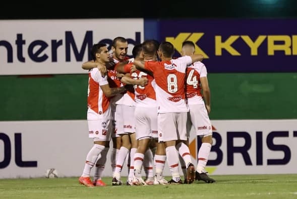 River supera a domicilio a Luqueño